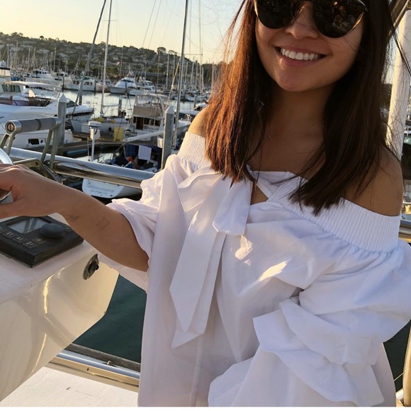 Zara Off the Shoulder Puff Sleeve - Picture 2 of 8